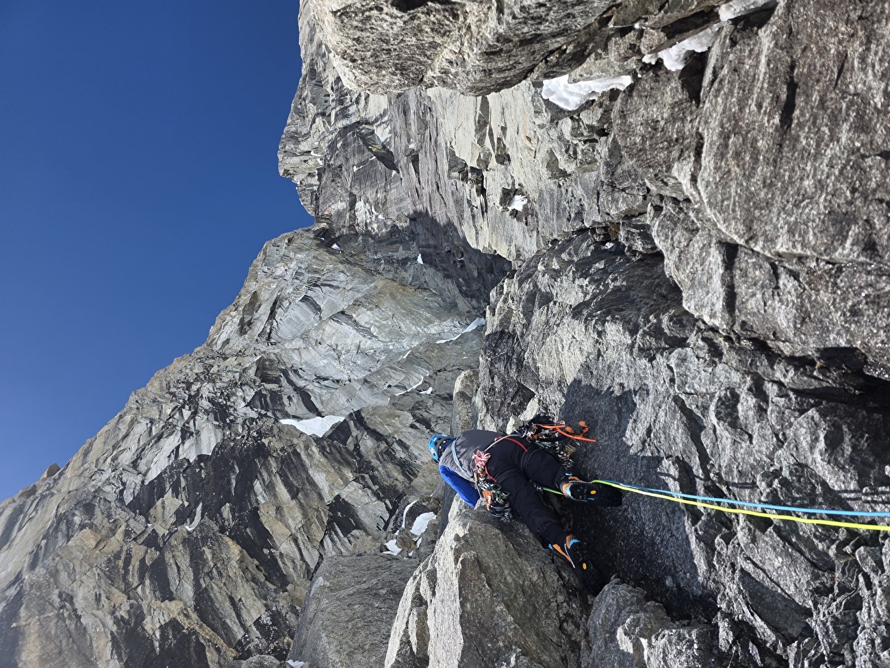 Petites Jorasses, Mont Blanc, Matteo Della Bordella, Mirco Grasso, Giacomo Mauri - La première ascension du 'Mutante' en face sud des Petites Jorasses (Matteo Della Bordella, Mirco Grasso, Giacomo Mauri 19-20/03/2026) Petites Jorasses, Mont Blanc, Matteo Della Bordella, Mirco Grasso, Giacomo Mauri - La première ascension du 'Mutante' en face sud des Petites Jorasses (Matteo Della Bordella, Mirco Grasso, Giacomo Mauri 19-20/03/2026)