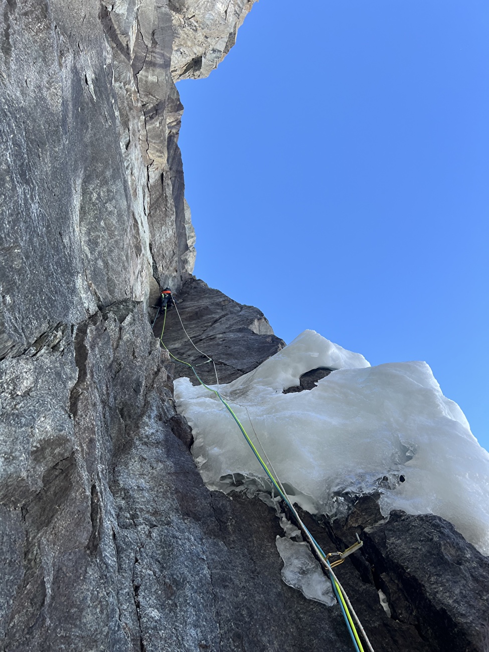 Petites Jorasses, Mont Blanc, Matteo Della Bordella, Mirco Grasso, Giacomo Mauri - La première ascension du 'Mutante' en face sud des Petites Jorasses (Matteo Della Bordella, Mirco Grasso, Giacomo Mauri 19-20/03/2026) Petites Jorasses, Mont Blanc, Matteo Della Bordella, Mirco Grasso, Giacomo Mauri - La première ascension du 'Mutante' en face sud des Petites Jorasses (Matteo Della Bordella, Mirco Grasso, Giacomo Mauri 19-20/03/2026)