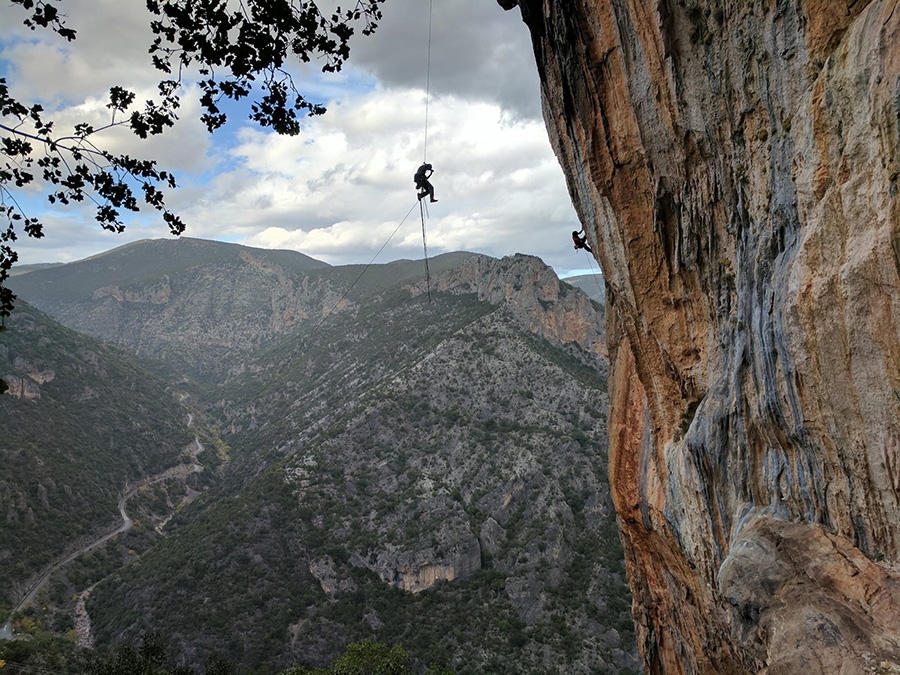 Leonidio Climbing Festival, Grèce - Lors du premier Leonidio Climbing Festival en Grèce : Sam Bié et Sachi Amma