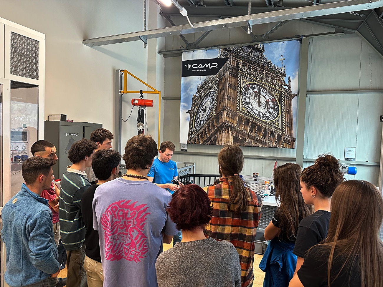 CAMP - L'équipe CAI Eagle en visite au siège du CAMP à Premana en Italie