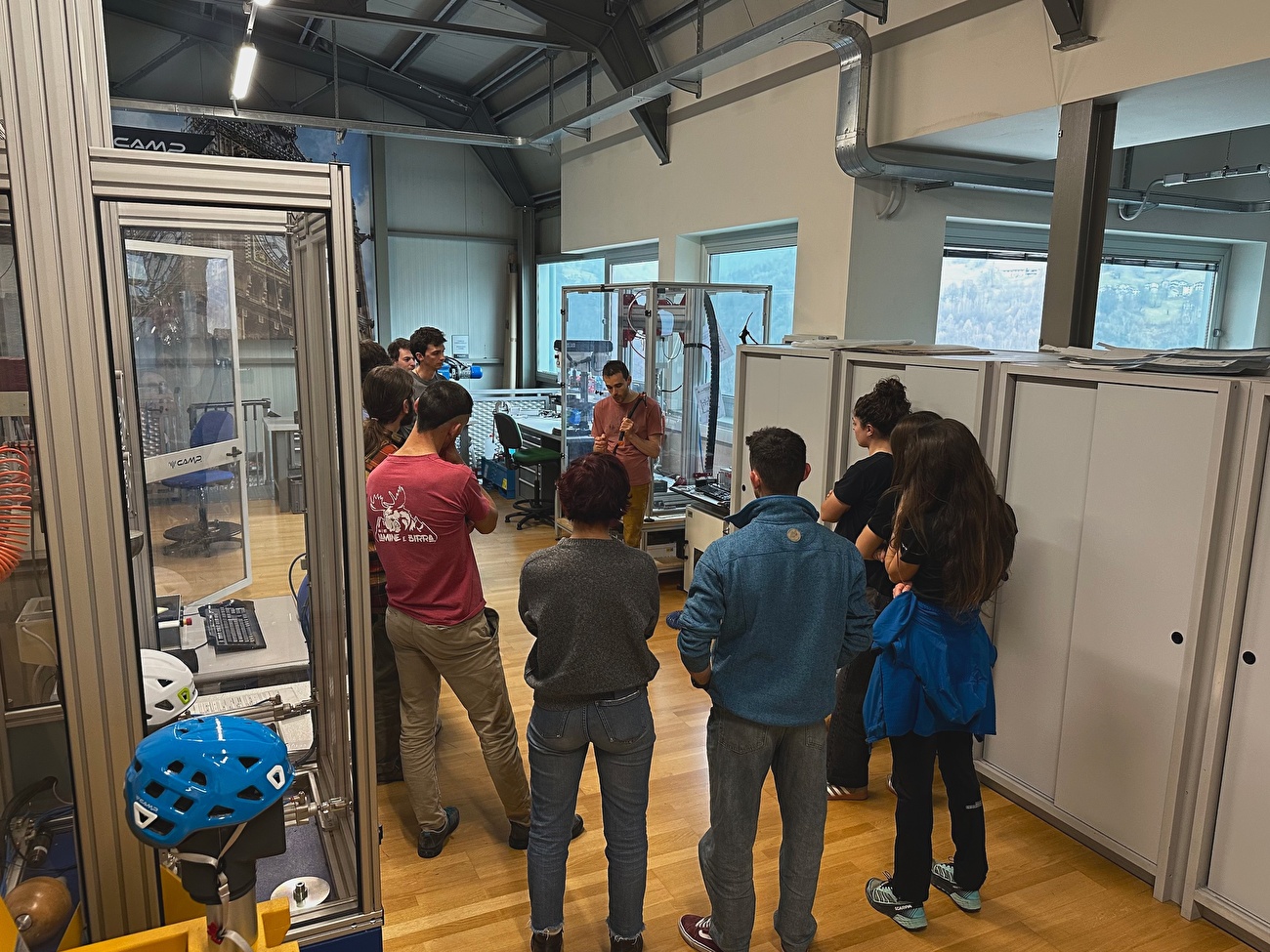 CAMP - L'équipe CAI Eagle en visite au siège du CAMP à Premana en Italie