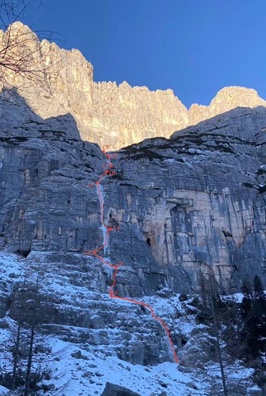 Marmarole, Dolomites, Marco Toldo, Aldo Valmassoi - La première ascension de la montée de glace 'Subconscia', Marmarole, Dolomites (Marco Toldo, Aldo Valmassoi 22/01/2026) Marmarole, Dolomites, Marco Toldo, Aldo Valmassoi - La première ascension de la montée de glace 'Subconscia', Marmarole, Dolomites (Marco Toldo, Aldo Valmassoi 22/01/2026)