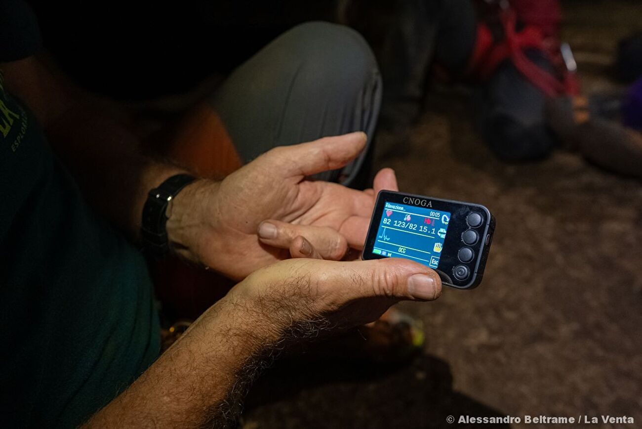 Grotte de Qanaf, Oman, La Venta - La Venta explorant la grotte de Qanaf, Jabal Samḥān, Oman, février 2026