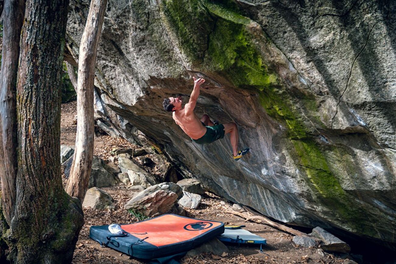 Adam Ondra fait briller deux autres rochers 8C !