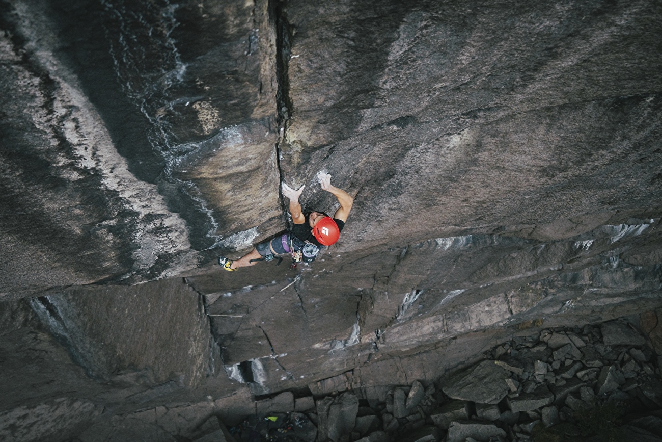 Connor Herson réalise la troisième ascension du Crown Royale à Jøssingfjord en Norvège