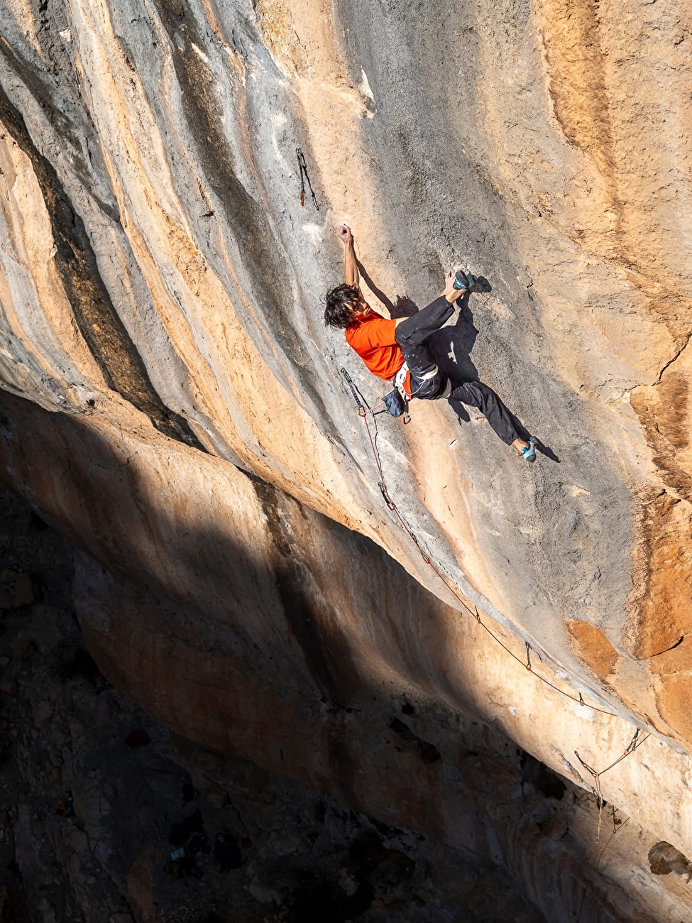 Sachi Amma répète Sleeping Lion (9b) à Siurana