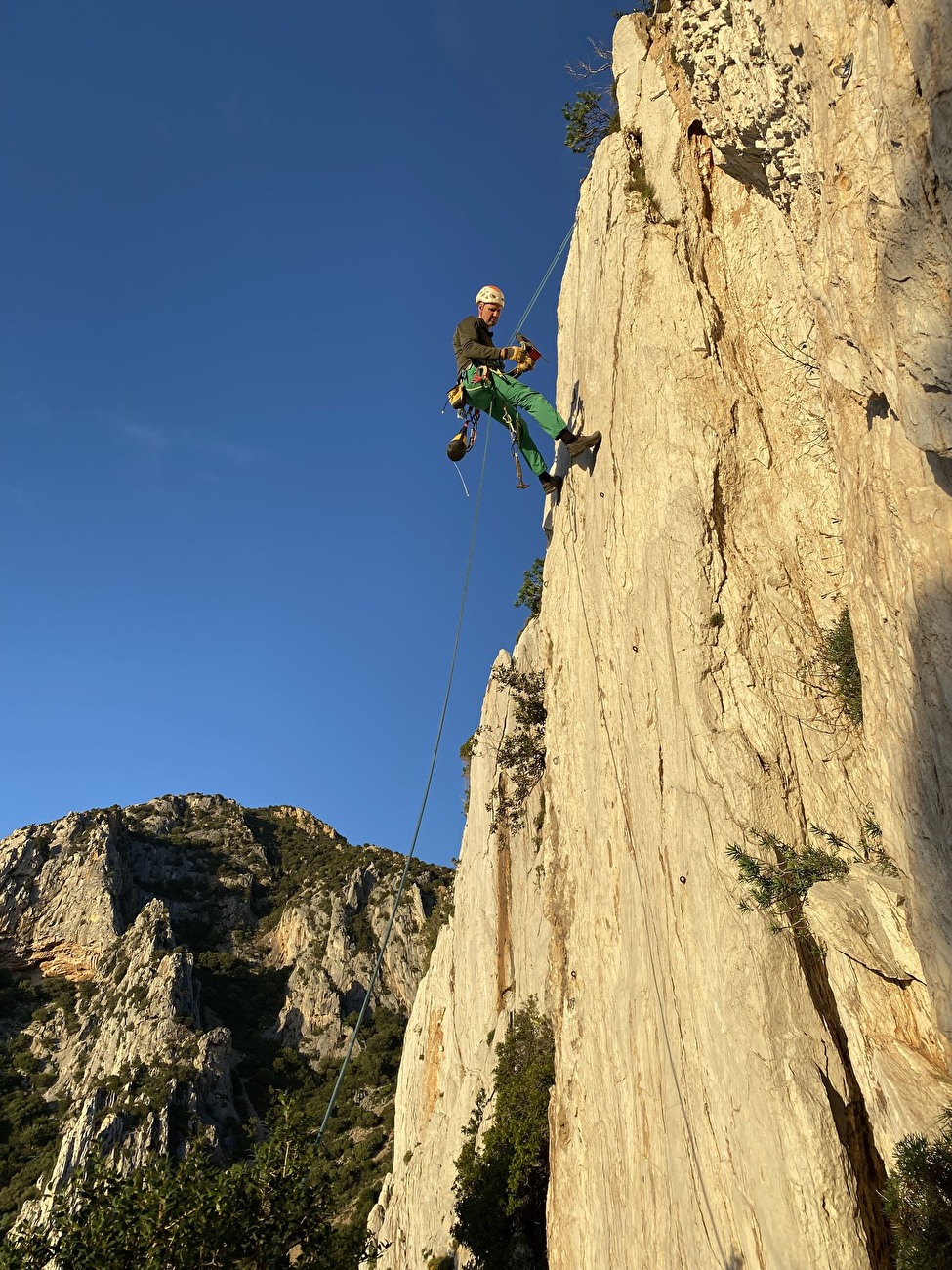 Escalade en Sardaigne, Torrioni di Masua - Le guide de montagne italien Marco Bigatti revèle les Torrioni di Masua en Sardaigne
