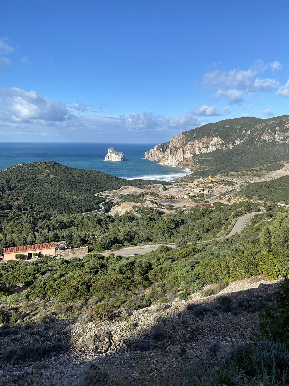 Escalade en Sardaigne, Torrioni di Masua - La vue depuis les Torrioni di Masua en Sardaigne
