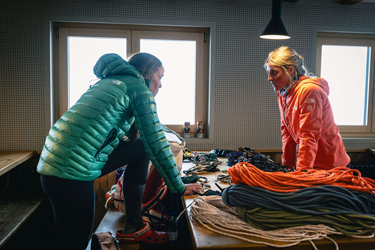 Tête de Biselx, Fay Manners, Ella Wright - La première ascension de 'La Muse du Trient' sur Tête Biselx, Suisse (Fay Manners, Ella Wright 3-4/04/2026)