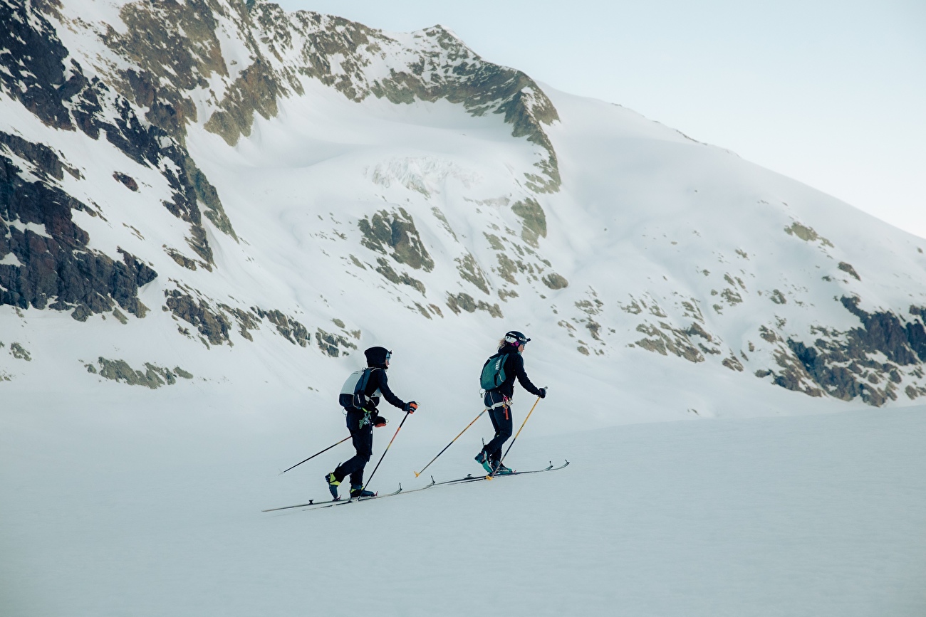 Haute Route Chamonix - Zermatt, Marie Pollet-Villard, Laurie Renoton - Marie Pollet-Villard & Laurie Renoton fixant le FKT sur la Haute Route Chamonix - Zermatt le 10/04/2026 à 20:30 Haute Route Chamonix - Zermatt, Marie Pollet-Villard, Laurie Renoton - Marie Pollet-Villard & Laurie Renoton fixant le FKT sur la Haute Route Chamonix - Zermatt le 10/04/2026 à 20:30