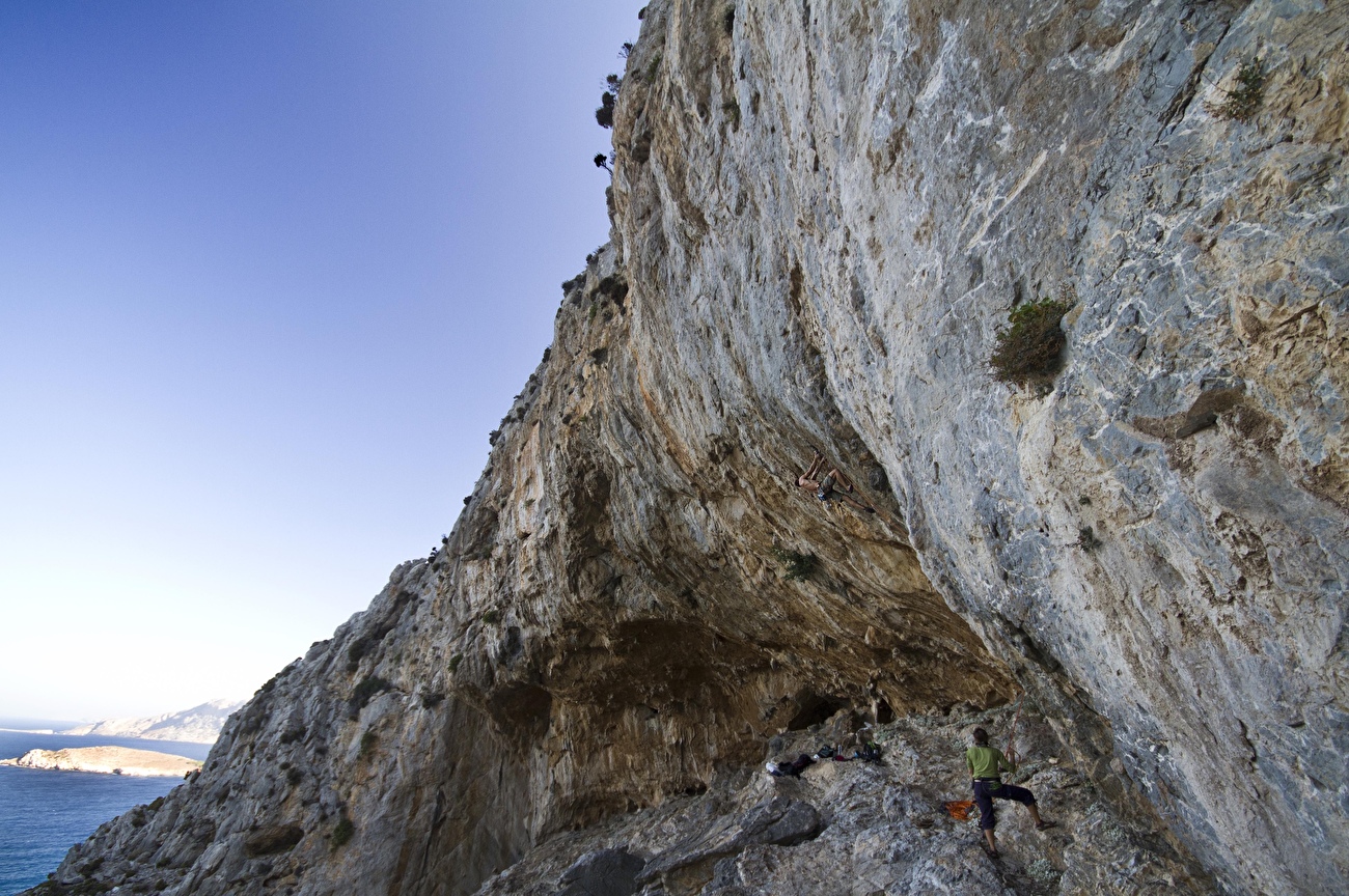 Kalymnos - Les surplombs de Saint Photis et la vue sur la mer et l'île de Telendos