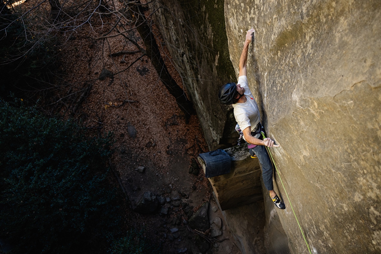 Jacopo Larcher Bon Voyage - Jacopo Larcher climbing 'Bon Voyage' (E12) at Annot in France, December 2025