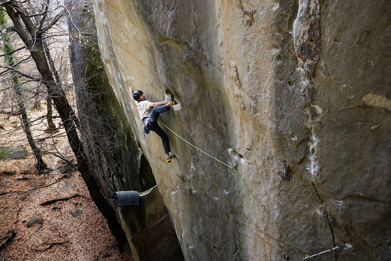 Jacopo Larcher Bon Voyage Annot - Jacopo Larcher climbing 'Bon Voyage' (E12) at Annot in France, December 2025
