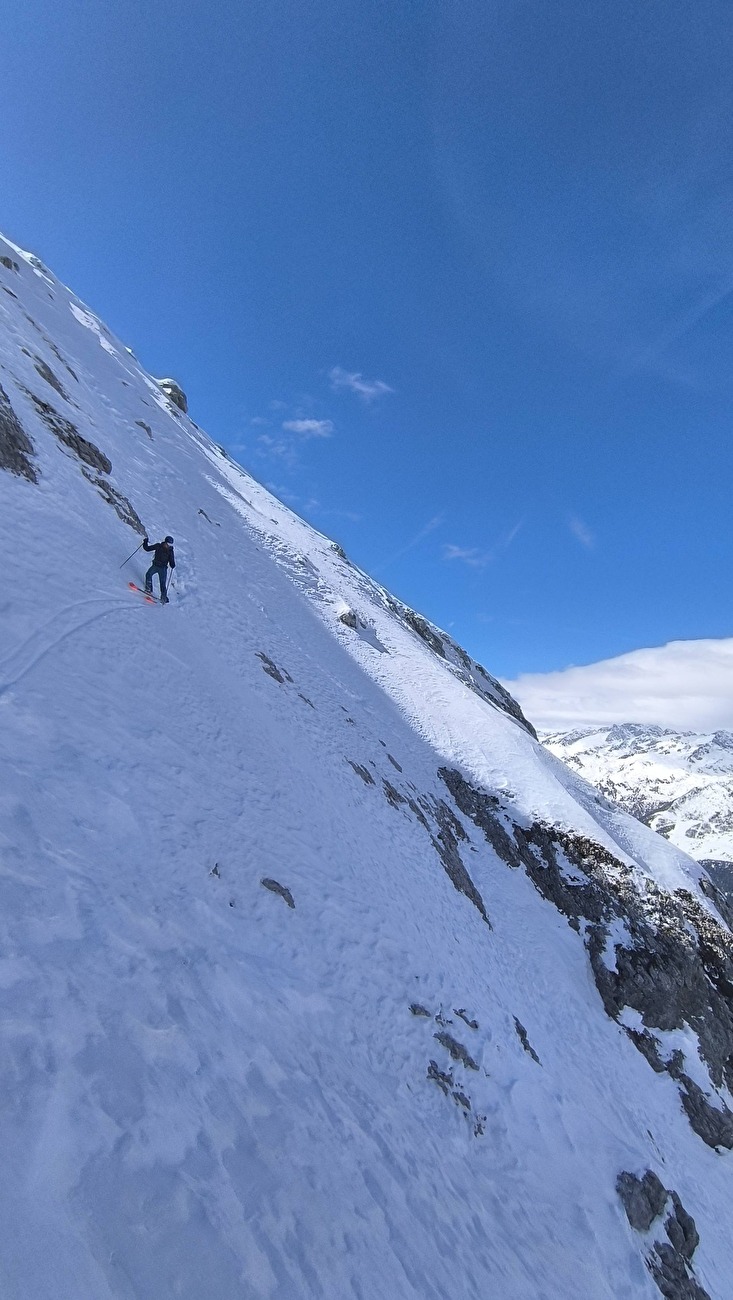 Cima Rocca, Brenta Dolomites, Luca Dallavalle, Roberto Dallavalle - Cima Rocca West Couloir (Brenta Dolomites) : montée et descente à ski réalisées par Luca Dallavalle et Roberto Dallavalle le 04/04/2026 Cima Rocca, Brenta Dolomites, Luca Dallavalle, Roberto Dallavalle - Cima Rocca West Couloir (Brenta Dolomites) : montée et descente à ski réalisées par Luca Dallavalle et Roberto Dallavalle le 04/04/2026