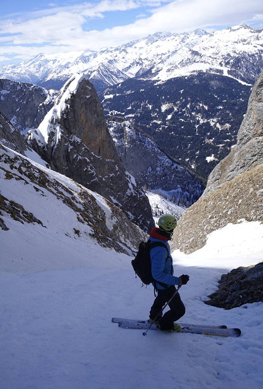 Cima Rocca, Brenta Dolomites, Luca Dallavalle, Roberto Dallavalle - Cima Rocca West Couloir (Brenta Dolomites) : montée et descente à ski réalisées par Luca Dallavalle et Roberto Dallavalle le 04/04/2026 Cima Rocca, Brenta Dolomites, Luca Dallavalle, Roberto Dallavalle - Cima Rocca West Couloir (Brenta Dolomites) : montée et descente à ski réalisées par Luca Dallavalle et Roberto Dallavalle le 04/04/2026
