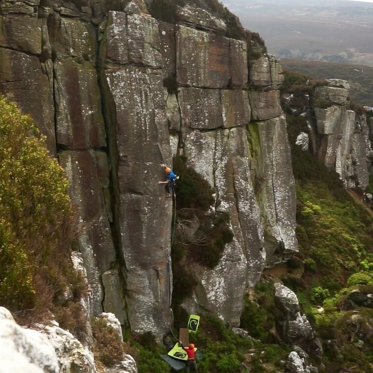 Franco Cookson, Sandy Crag - Franco Cookson fait la première ascension de la difficile et dangereuse ascension traditionnelle « Rien ne dure » H10 7a à Sandy Crag, Northumberland, Royaume-Uni