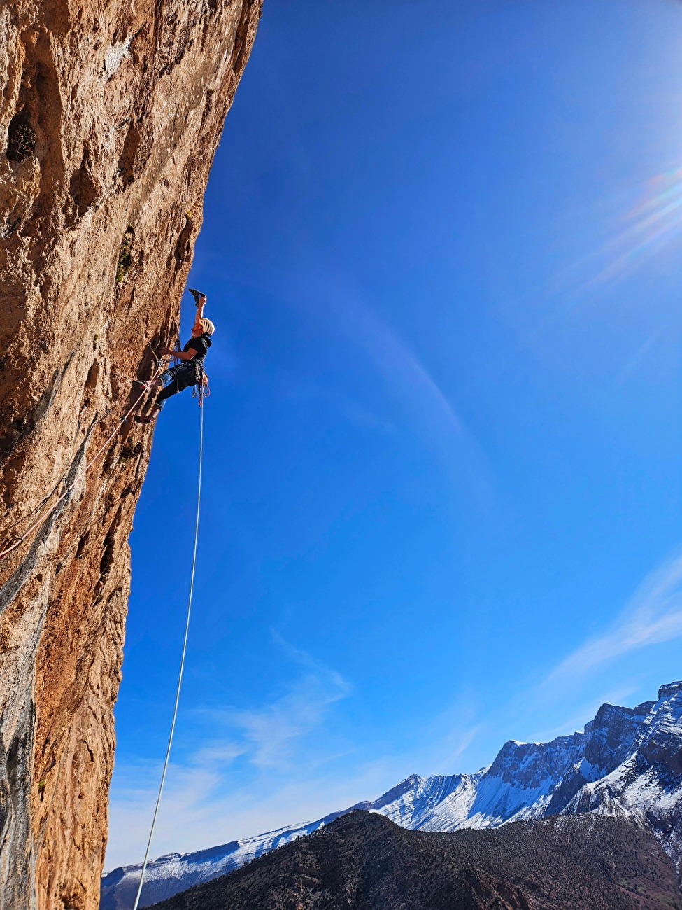 Taghia, Maroc, Iker Pou - Taghia au Maroc : Ibai Ezio, Héctor Marrodán, Iker Pou lors de la première ascension de 'Aske' (8c?, 185m) sur Paroi de la Cascade, avril 2026 Taghia, Maroc, Iker Pou - Taghia au Maroc : Ibai Ezio, Héctor Marrodán, Iker Pou lors de la première ascension de 'Aske' (8c?, 185m) sur Paroi de la Cascade, avril 2026