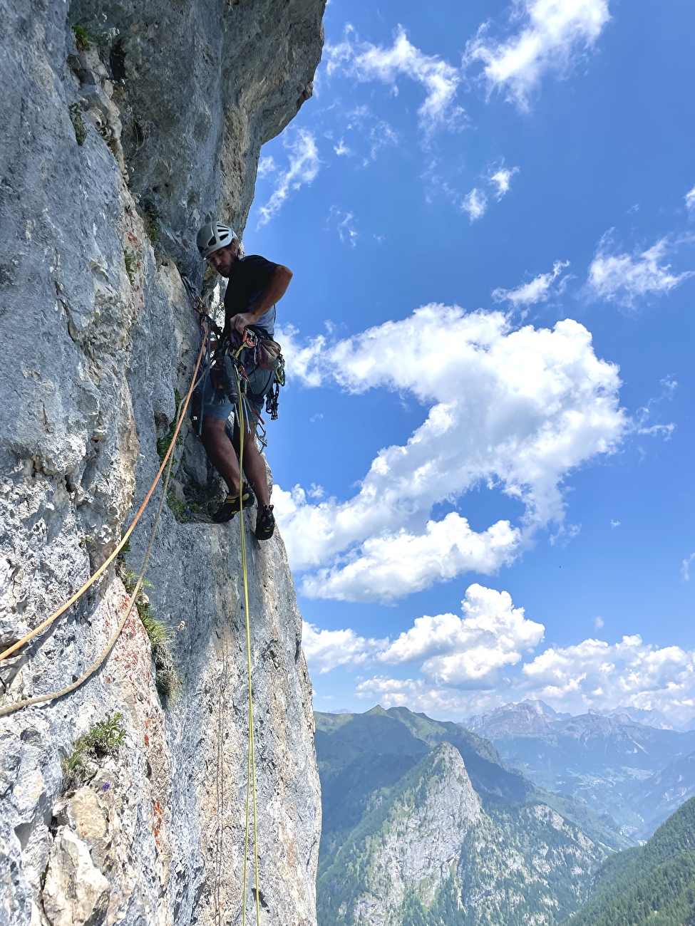 Abbronzatissima Monte Fop, Dolomites, Federico Dell'Antone, Thomas Gianola - La première ascension de 'Abbronzatissima' sur le Monte Fop, Dolomites (Federico Dell'Antone, Thomas Gianola 06/2025) Abbronzatissima Monte Fop, Dolomites, Federico Dell'Antone, Thomas Gianola - La première ascension de 'Abbronzatissima' sur le Monte Fop, Dolomites (Federico Dell'Antone, Thomas Gianola 06/2025)