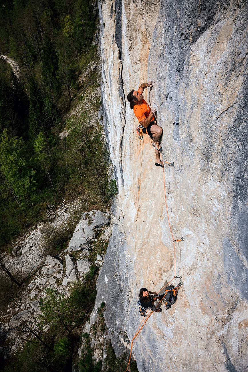 Alex Huber Feuersalamander Gösslerwand - Alexander Huber réalise la première ascension libre du « Feuersalamander » sur le Gösslerwand en Autriche, avril 2026