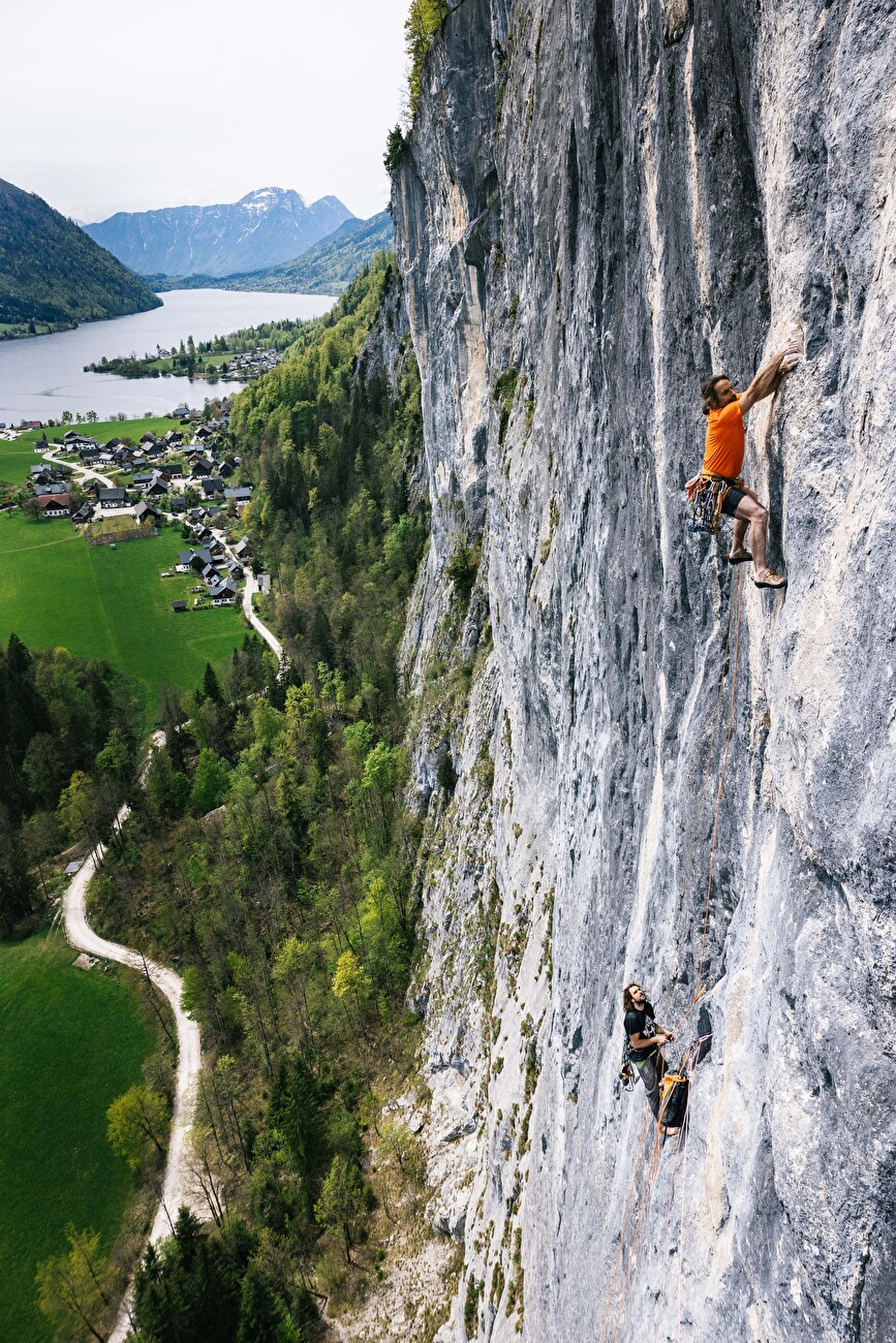 Alex Huber Feuersalamander Gösslerwand - Alexander Huber réalise la première ascension libre du « Feuersalamander » sur le Gösslerwand en Autriche, avril 2026