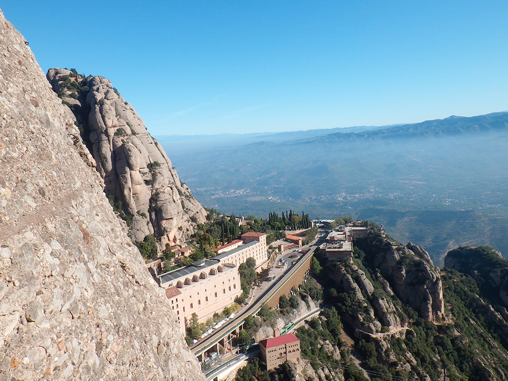 Montserrat, Espagne, Giancarlo Maritano - Vue sur le monastère de Montserrat Montserrat, Espagne, Giancarlo Maritano - Vue sur le monastère de Montserrat
