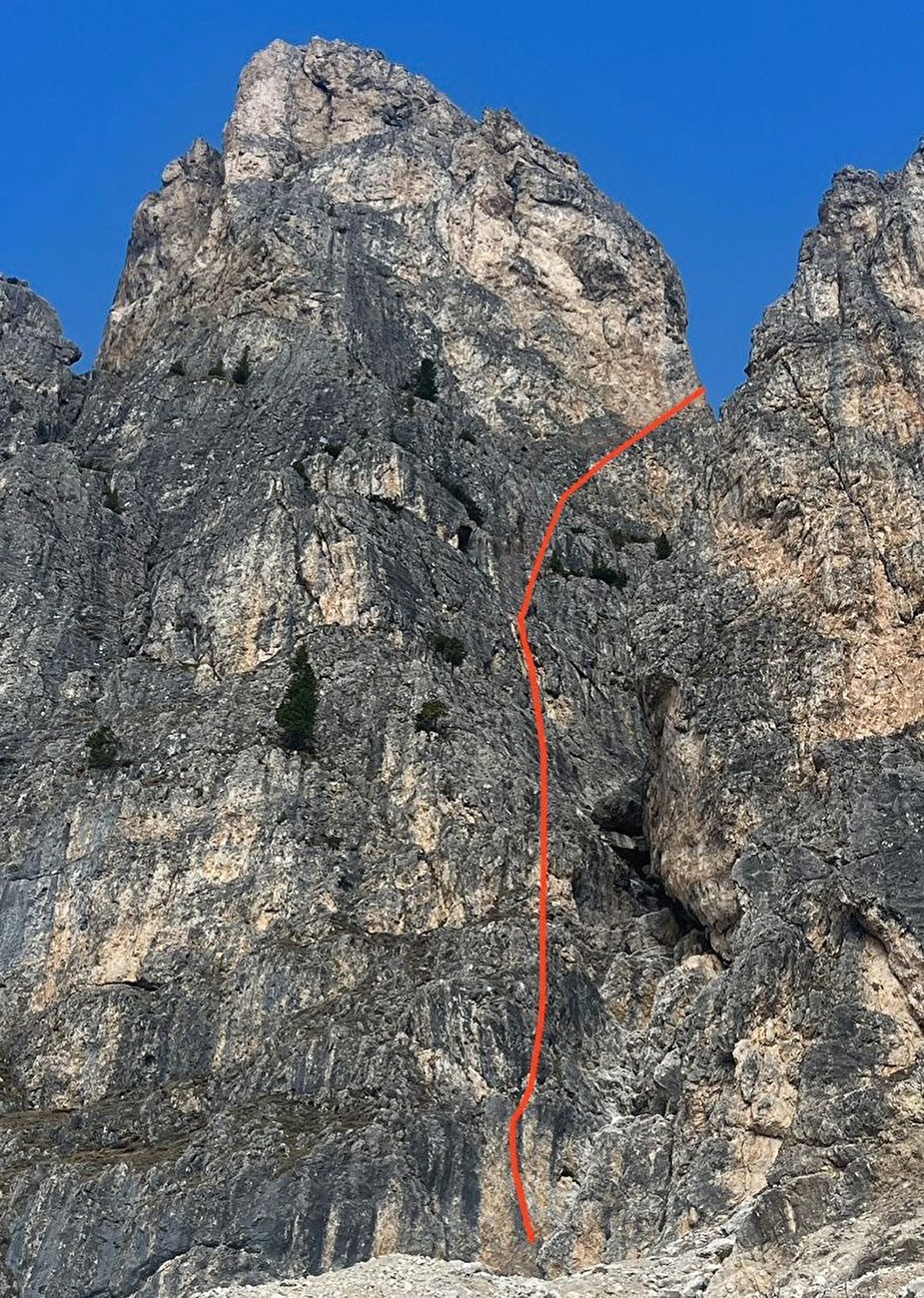 Flying Marmot, Torre Grande di Falzarego, Dolomites, Christoph Hainz - La ligne de route de 'Flying Marmot' sur Torre Grande di Falzarego, Dolomites (Christoph Hainz 04/2026) Flying Marmot, Torre Grande di Falzarego, Dolomites, Christoph Hainz - La ligne de route de 'Flying Marmot' sur Torre Grande di Falzarego, Dolomites (Christoph Hainz 04/2026)