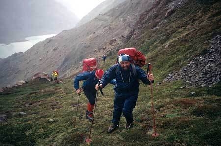 Cerro Torre 1974, Ragni di Lecco - Montée du camp de base au Passo Viento.