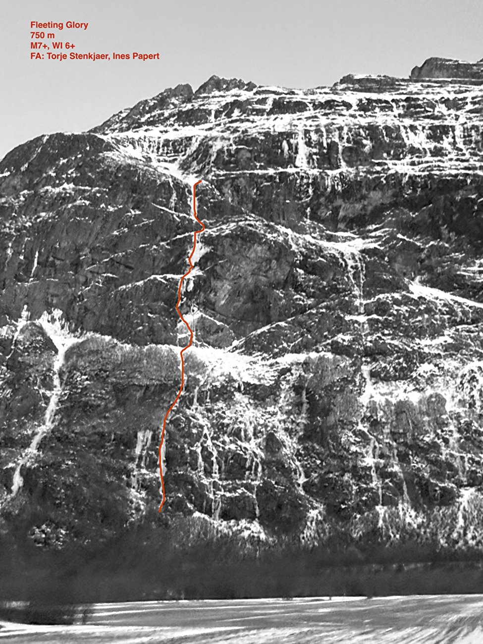 Escalade sur glace en Norvège, Ines Papert - La ligne de 'Fleeting Glory' (750m, M7+, WI6+) sur la face sud du Hovsnebba à Sunndalsøra en Norvège (Ines Papert, Torje Stenkjær 15/02/2026) Escalade sur glace en Norvège, Ines Papert - La ligne de 'Fleeting Glory' (750m, M7+, WI6+) sur la face sud du Hovsnebba à Sunndalsøra en Norvège (Ines Papert, Torje Stenkjær 15/02/2026)