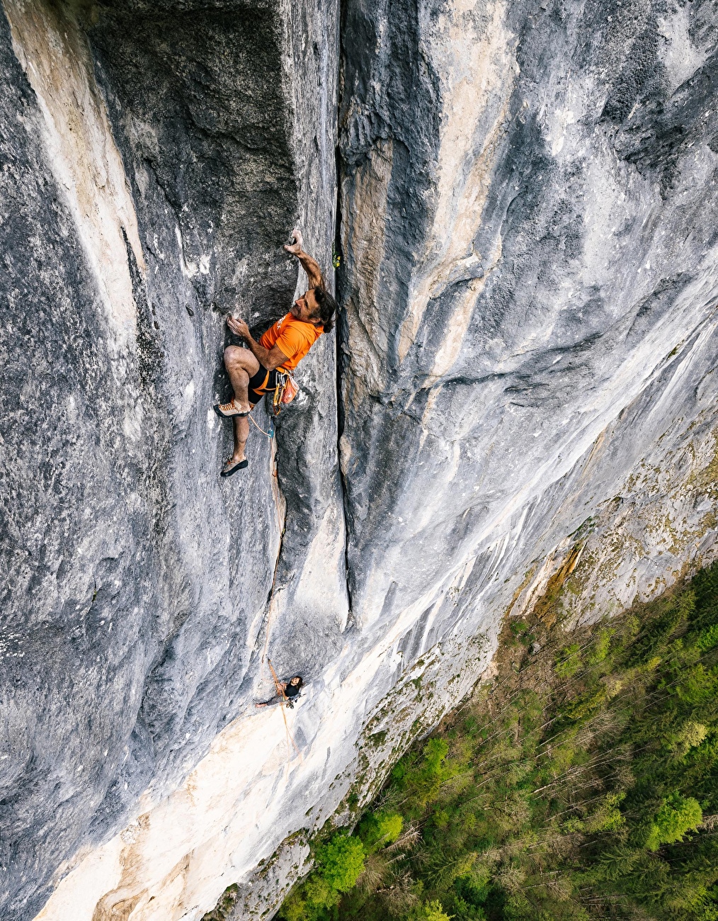 Alexander Huber libère Feuersalamander sur Gösslerwand en Autriche