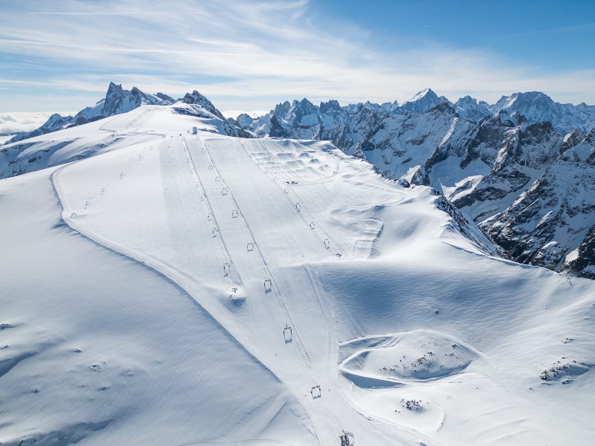 La saison de ski estivale en diminution dans le monde