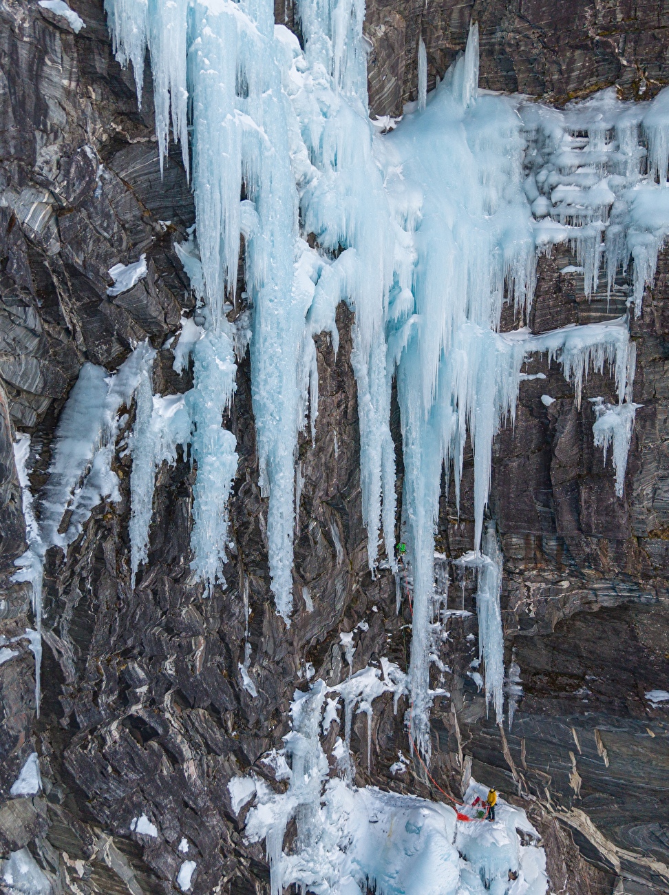 Escalade sur glace en Norvège, Ines Papert - La première ascension du 'Gjølatappen' sur la face NW du Gjøla (Litldalen, Sunndalsøra) en Norvège (Eivind Hugaas, Torje Stenkjær, Ines Papert 11/02/2026) Escalade sur glace en Norvège, Ines Papert - La première ascension du 'Gjølatappen' sur la face NW du Gjøla (Litldalen, Sunndalsøra) en Norvège (Eivind Hugaas, Torje Stenkjær, Ines Papert 11/02/2026)
