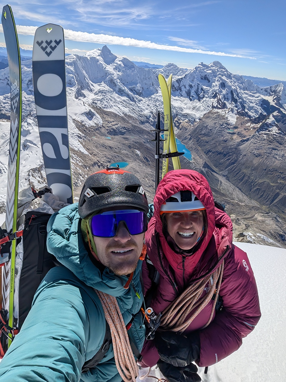 Ranrapalca Pérou, Fay Manners, Marco Malcangi - La première descente à ski 'Acceso Momentáneo' sur le Nevado Ranrapalca (6162m) au Pérou (Fay Manners, Marco Malcangi 28/05/2026) Ranrapalca Pérou, Fay Manners, Marco Malcangi - La première descente à ski 'Acceso Momentáneo' sur le Nevado Ranrapalca (6162m) au Pérou (Fay Manners, Marco Malcangi 28/05/2026)