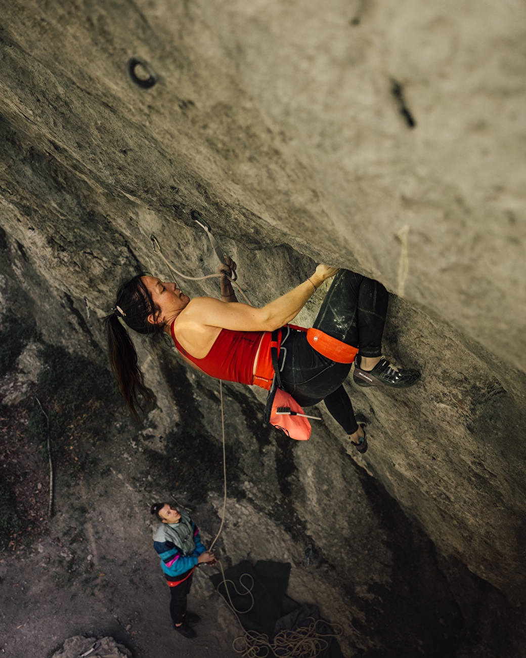 Katherine Choong Ravage - Katherine Choong réalise la première ascension féminine de l'historique 'Ravage' (8b+/c) à Chuensiberg en Suisse le 2 mai 2026