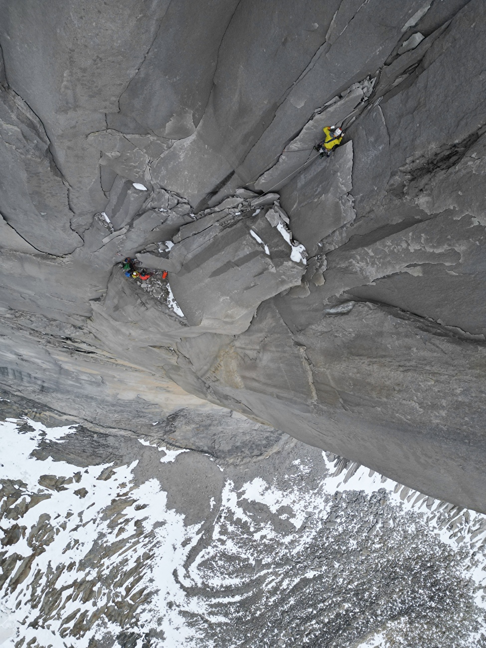 Cerro Cota, Torres del Paine, Patagonie - Réalisation de la première ascension de 'Echoes in the Dark' sur la face est du Cerro Cota, Torres del Paine, Patagonie (Kosuke Kawachi, Toru Nakajima, Yudai Suzuki 5-9/03/2026)