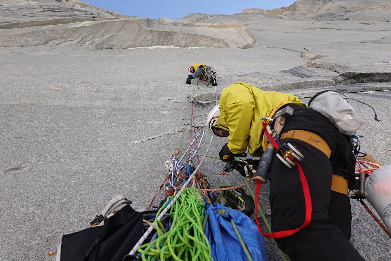Cerro Cota, Torres del Paine, Patagonie - Réalisation de la première ascension de 'Echoes in the Dark' sur la face est du Cerro Cota, Torres del Paine, Patagonie (Kosuke Kawachi, Toru Nakajima, Yudai Suzuki 5-9/03/2026)