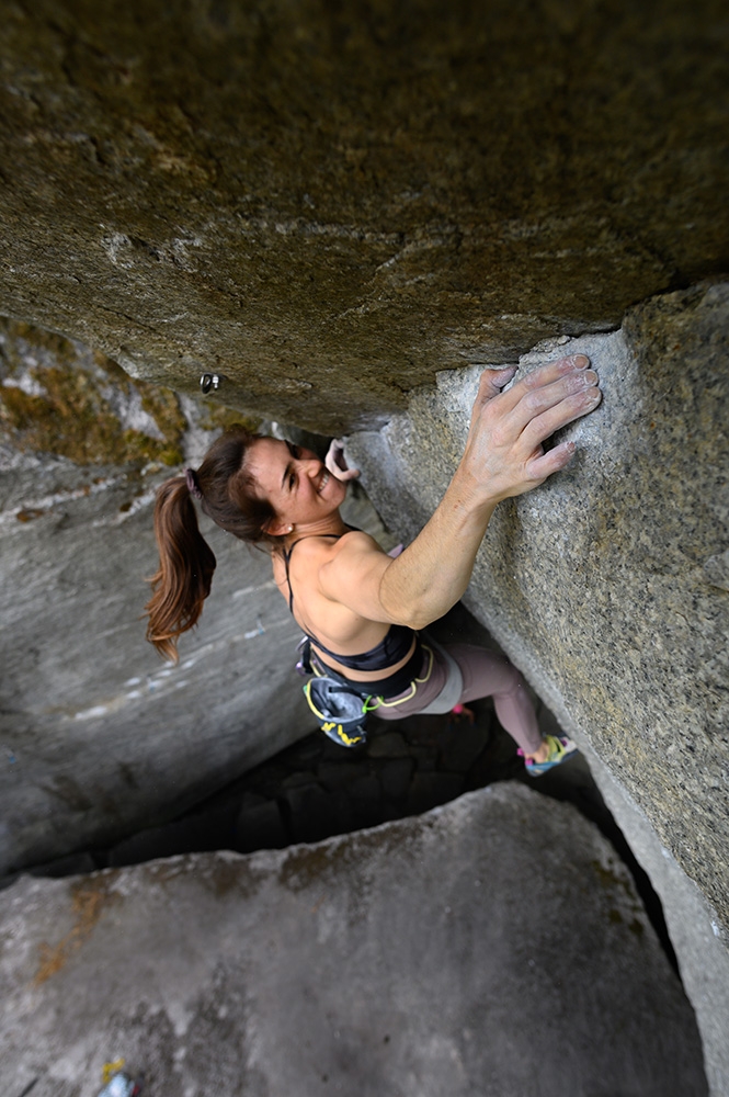 Paige Claassen, Dreamcatcher, Squamish - Paige Claassen réalise la première ascension féminine du Dreamcatcher, l'emblématique 9a à Squamish au Canada, gravie pour la première fois par Chris Sharma en 2005. Paige Claassen, Dreamcatcher, Squamish - Paige Claassen réalise la première ascension féminine du Dreamcatcher, l'emblématique 9a à Squamish au Canada, gravie pour la première fois par Chris Sharma en 2005.
