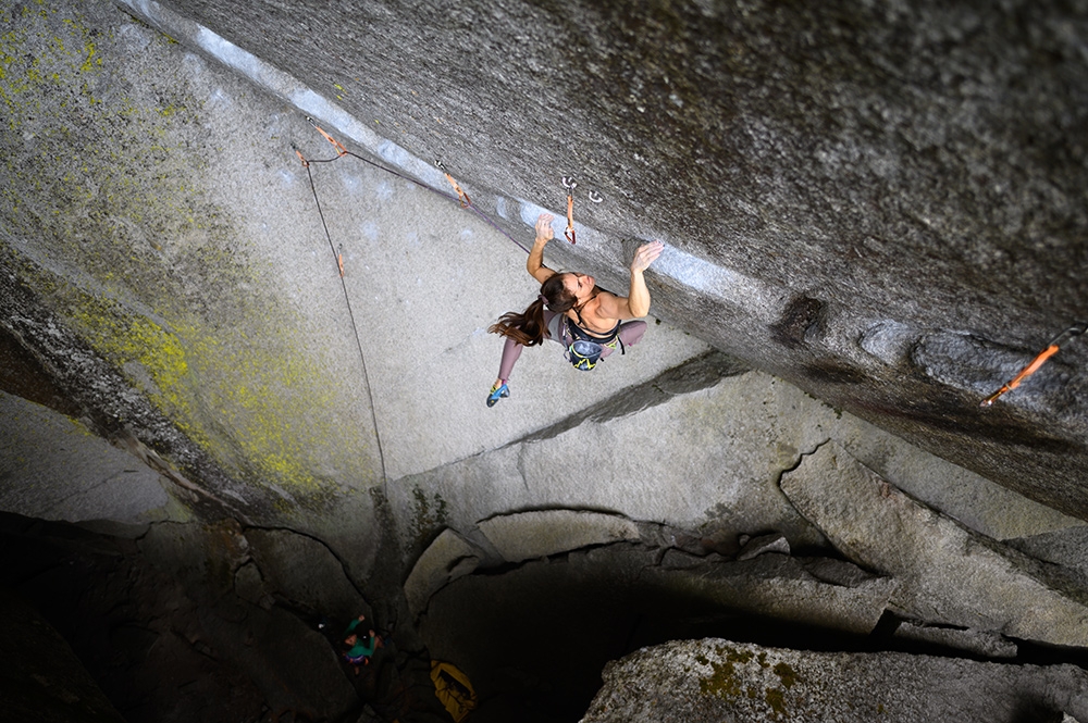 Paige Claassen, Dreamcatcher, Squamish - Paige Claassen réalise la première ascension féminine du Dreamcatcher, l'emblématique 9a à Squamish au Canada, gravie pour la première fois par Chris Sharma en 2005. Paige Claassen, Dreamcatcher, Squamish - Paige Claassen réalise la première ascension féminine du Dreamcatcher, l'emblématique 9a à Squamish au Canada, gravie pour la première fois par Chris Sharma en 2005.
