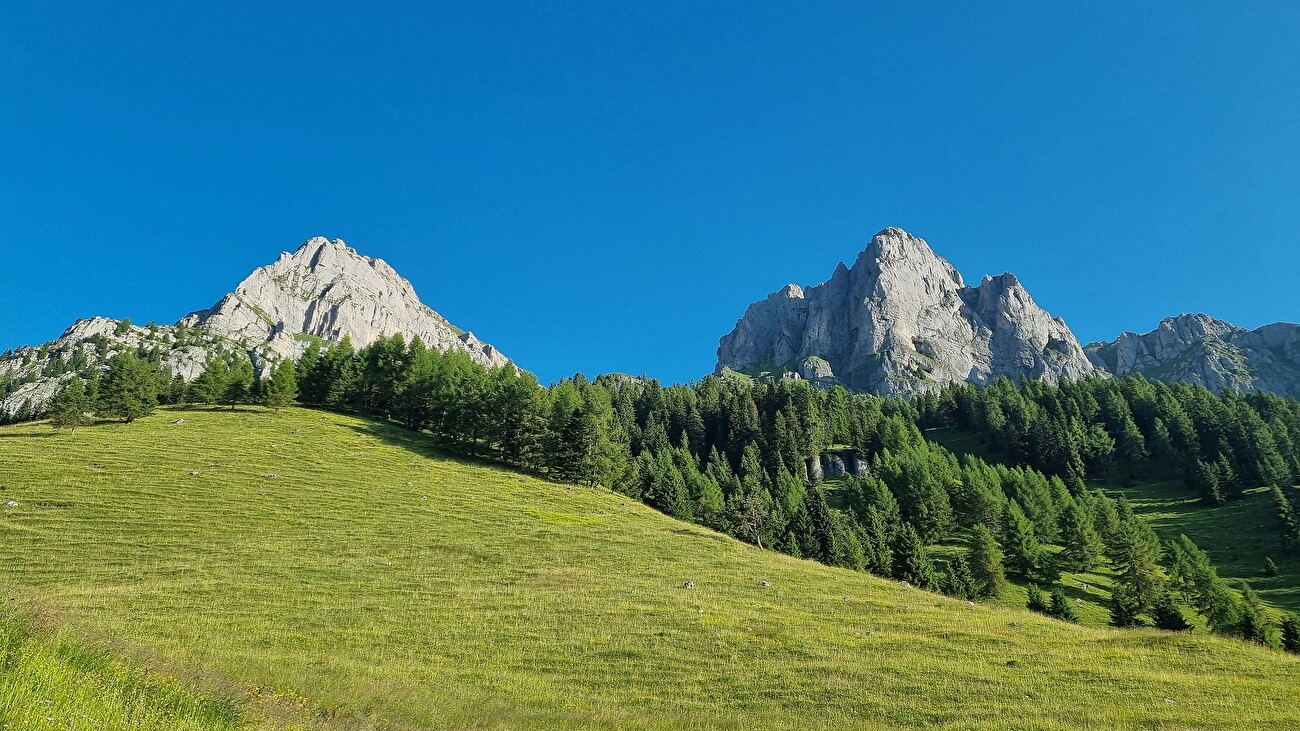 Et la vie continue ! Cima Uomo, Brenta Dolomites, Luca Giupponi, Rolando Larcher - Cima Uomo et Cima Ometto dans les Dolomites de Brenta Et la vie continue ! Cima Uomo, Brenta Dolomites, Luca Giupponi, Rolando Larcher - Cima Uomo et Cima Ometto dans les Dolomites de Brenta
