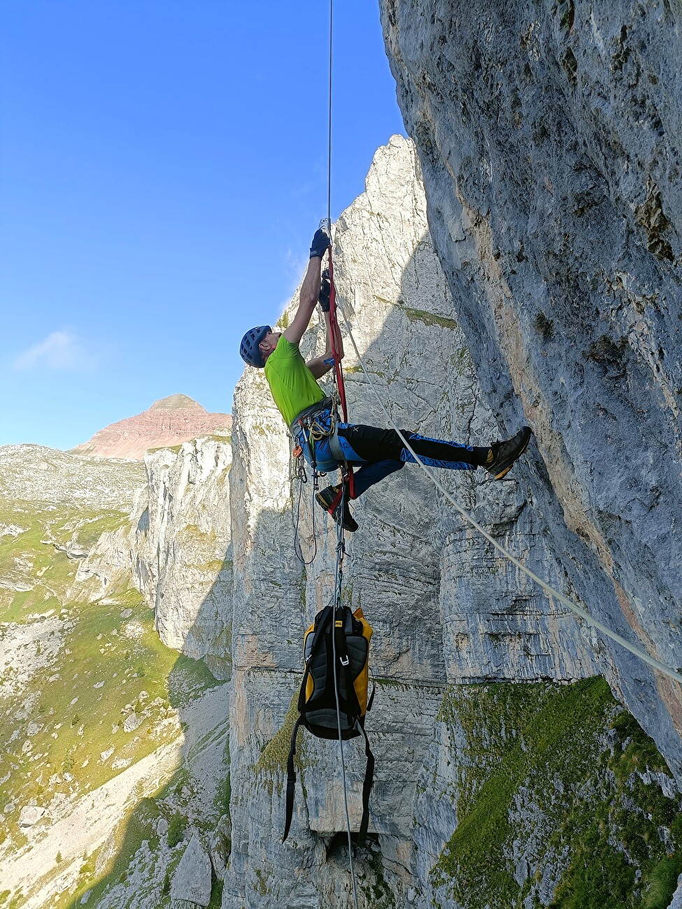 Et la vie continue ! Cima Uomo, Brenta Dolomites, Luca Giupponi, Rolando Larcher - Rolando Larcher réalise la première ascension de « Et la vie coule ! » sur Cima Uomo (Dolomites de Brenta) Et la vie continue ! Cima Uomo, Brenta Dolomites, Luca Giupponi, Rolando Larcher - Rolando Larcher réalise la première ascension de « Et la vie coule ! » sur Cima Uomo (Dolomites de Brenta)