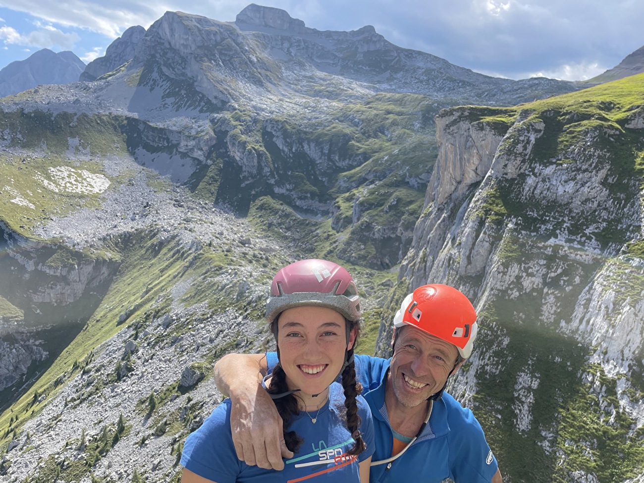 Family Dance Cima Uomo, Brenta Dolomites - La première ascension de 'Family Dance' sur Cima Uomo, Brenta Dolomites (Elsa Giupponi, Davide Giupponi, Luca Giupponi, Ulla Walder 2023) Family Dance Cima Uomo, Brenta Dolomites - La première ascension de 'Family Dance' sur Cima Uomo, Brenta Dolomites (Elsa Giupponi, Davide Giupponi, Luca Giupponi, Ulla Walder 2023)