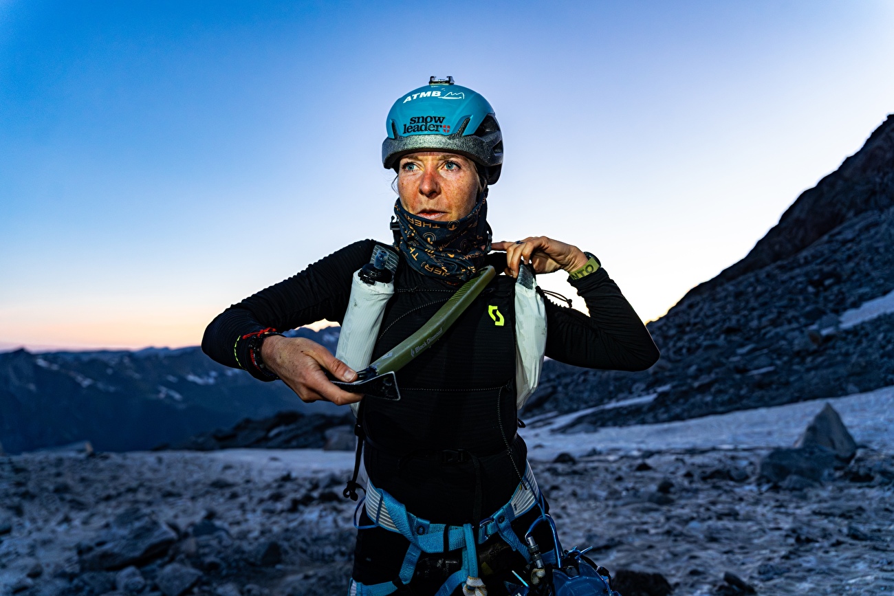 Iris Pessey Mont Blanc - Iris Pessey le 18 juin 2026 a lancé un nouveau FKT féminin sur le Mont Blanc, montant de l'église de Chamonix au sommet de 4807 m en seulement 5 heures 2 minutes.