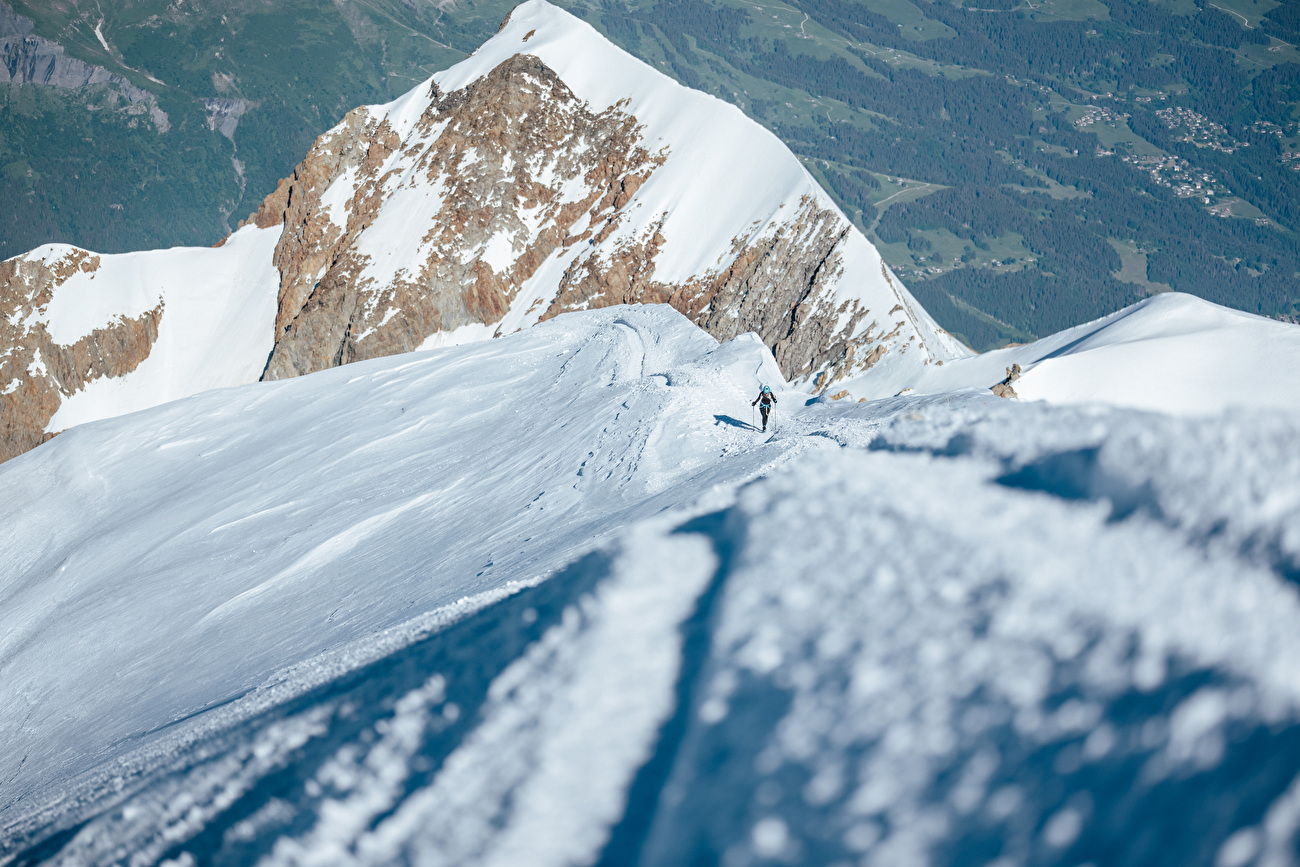 Iris Pessey Mont Blanc - Iris Pessey le 18 juin 2026 a lancé un nouveau FKT féminin sur le Mont Blanc, montant de l'église de Chamonix au sommet de 4807 m en seulement 5 heures 2 minutes.