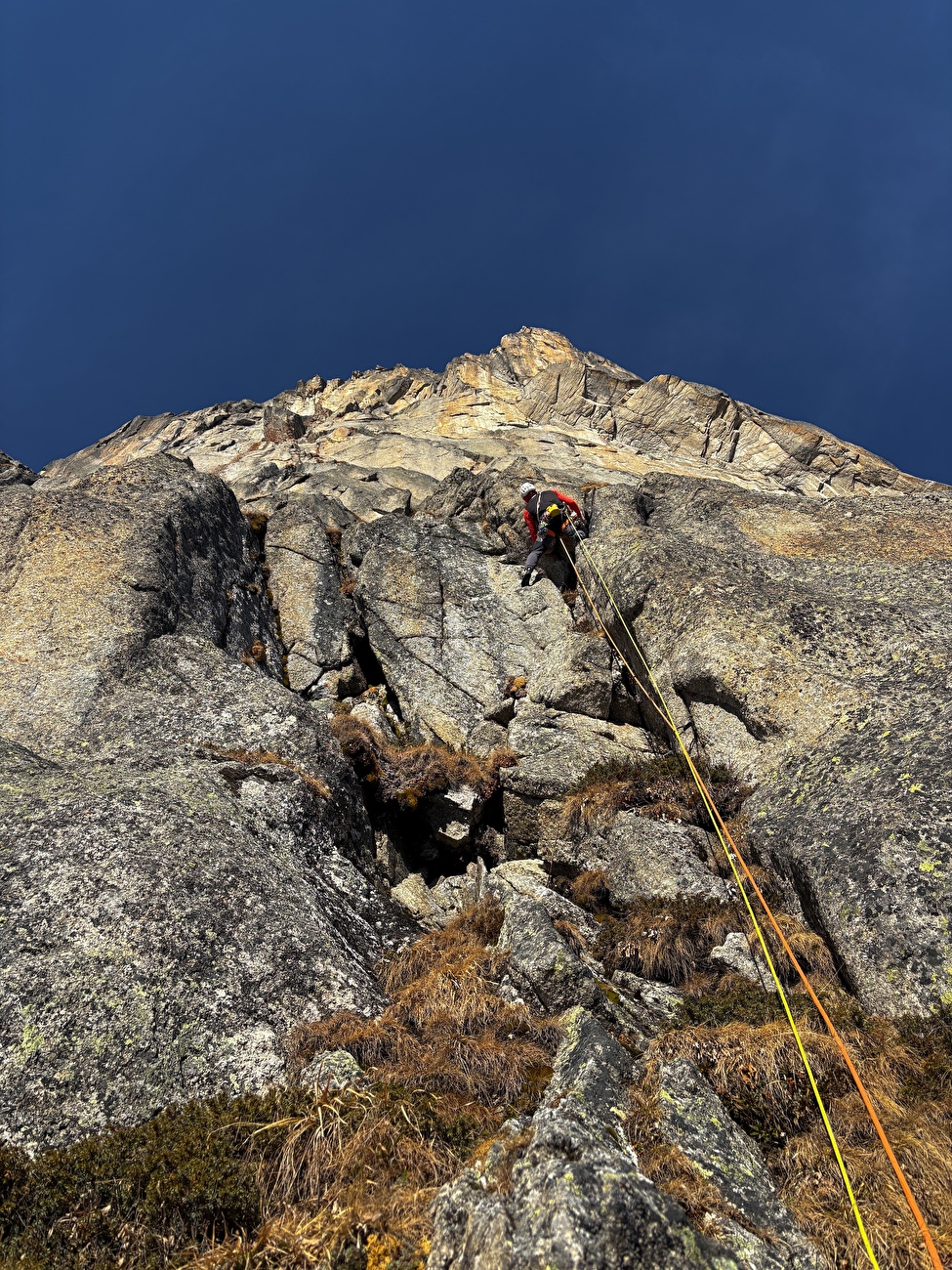 Piz La Buora, Benjamin Bosshard, Luca D'Amico - La première ascension du 'Magari vai Sì' sur la face Est du Piz La Buora (2678m) en Suisse (Benjamin Bosshard, Luca D'Amico 16/04/2026)