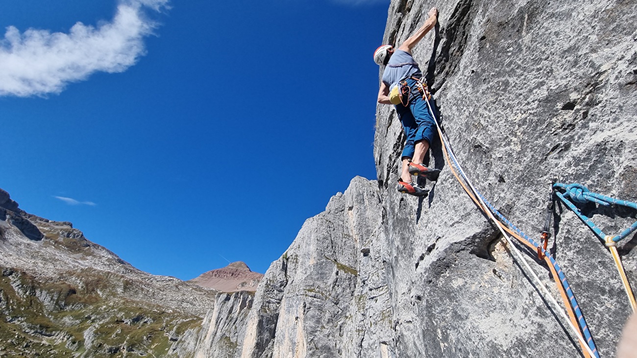 Et la vie continue ! Cima Uomo, Brenta Dolomites, Luca Giupponi, Rolando Larcher - Luca Giupponi libère le pitch 3 de Et la vie continue ! Cima Uomo, Brenta Dolomites, Luca Giupponi, Rolando Larcher - Luca Giupponi libère le pitch 3 de