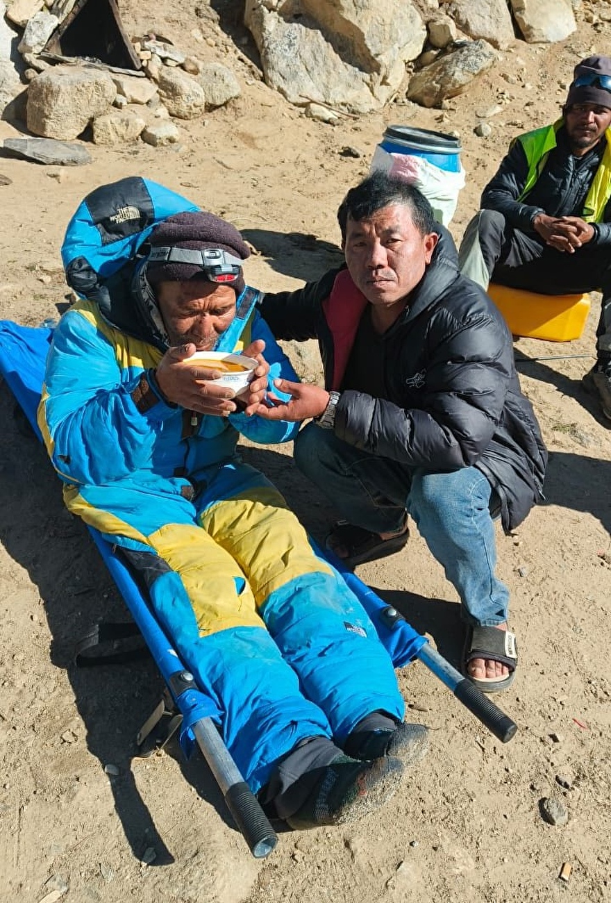 Dawa Sherpa survit miraculeusement six jours seule sur l'Everest